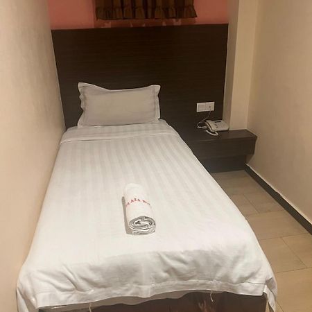 קוטה קינבלו Lintas Plaza Hotel מראה חיצוני תמונה